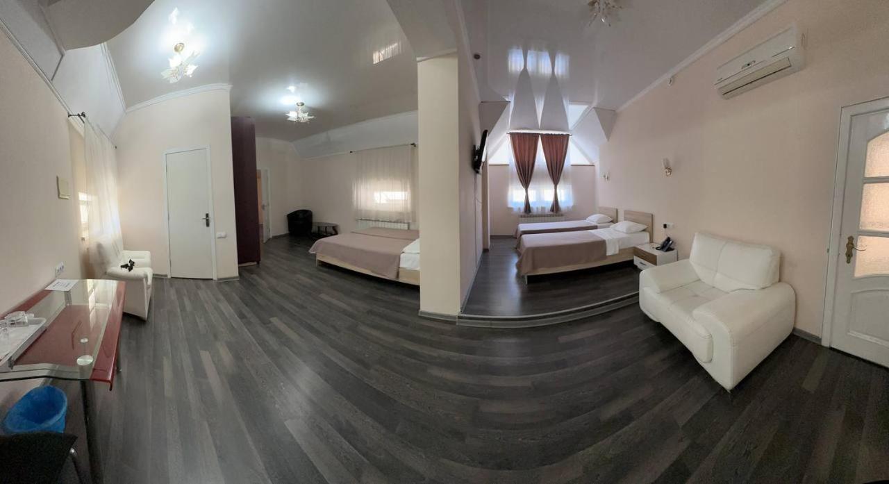 Star Rent Hotel Chisinau Exterior foto