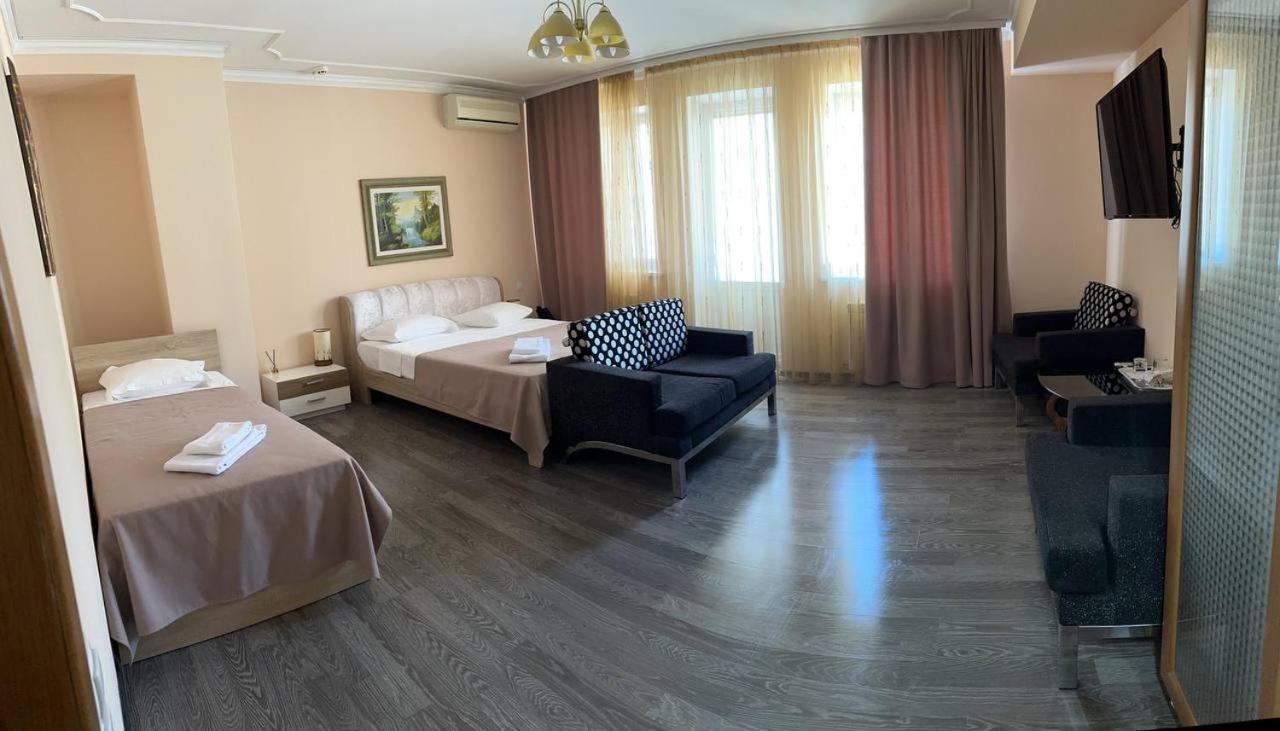 Star Rent Hotel Chisinau Exterior foto