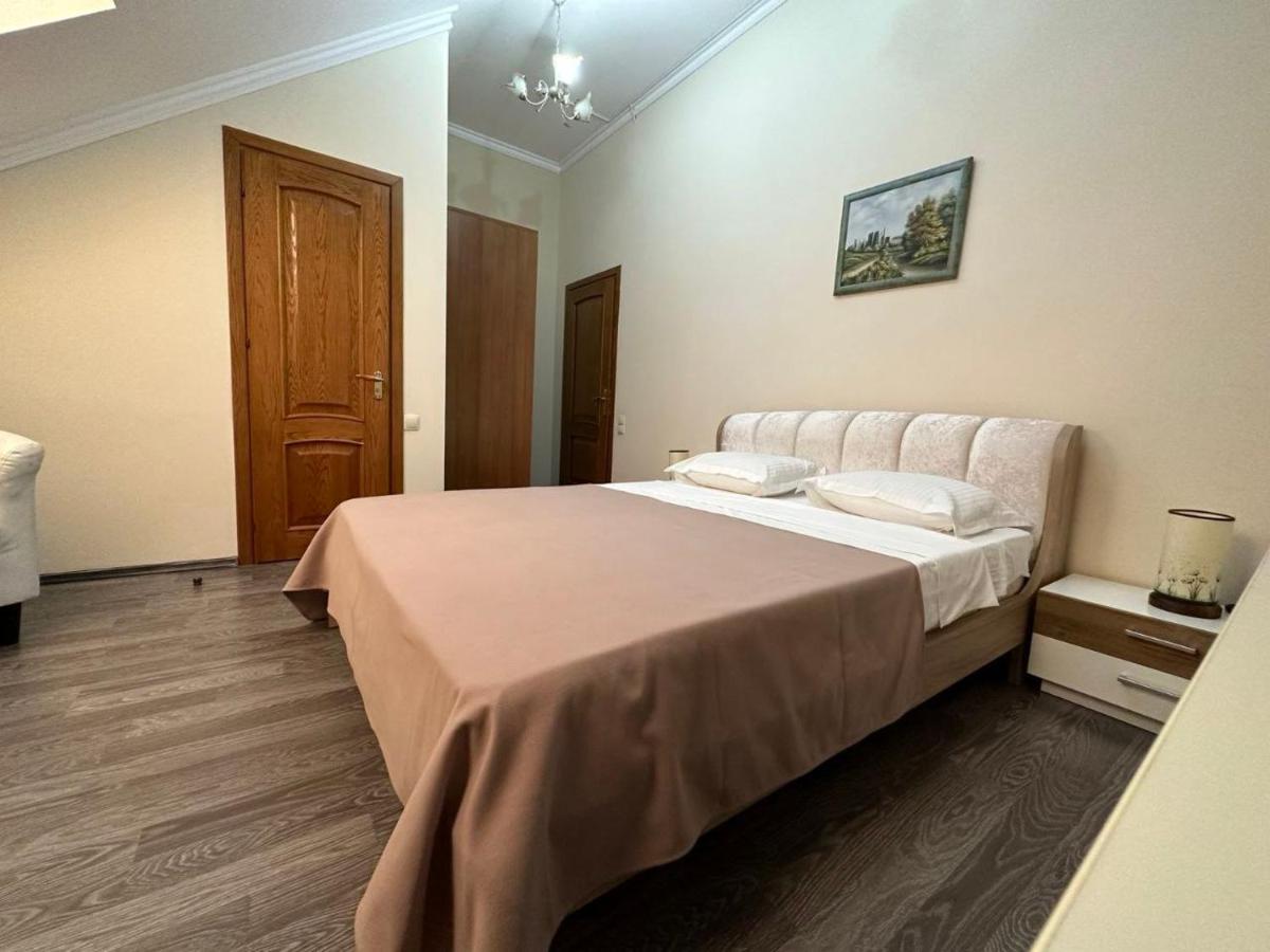 Star Rent Hotel Chisinau Exterior foto