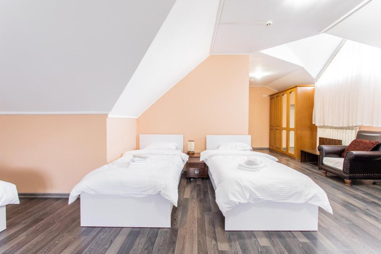 Star Rent Hotel Chisinau Exterior foto