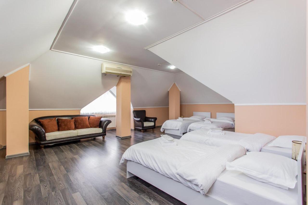 Star Rent Hotel Chisinau Exterior foto