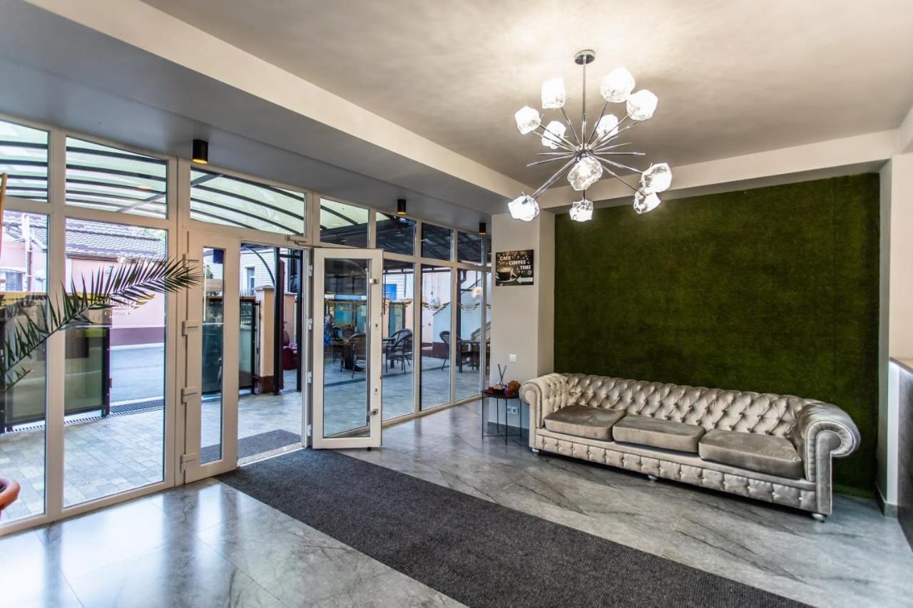 Star Rent Hotel Chisinau Exterior foto