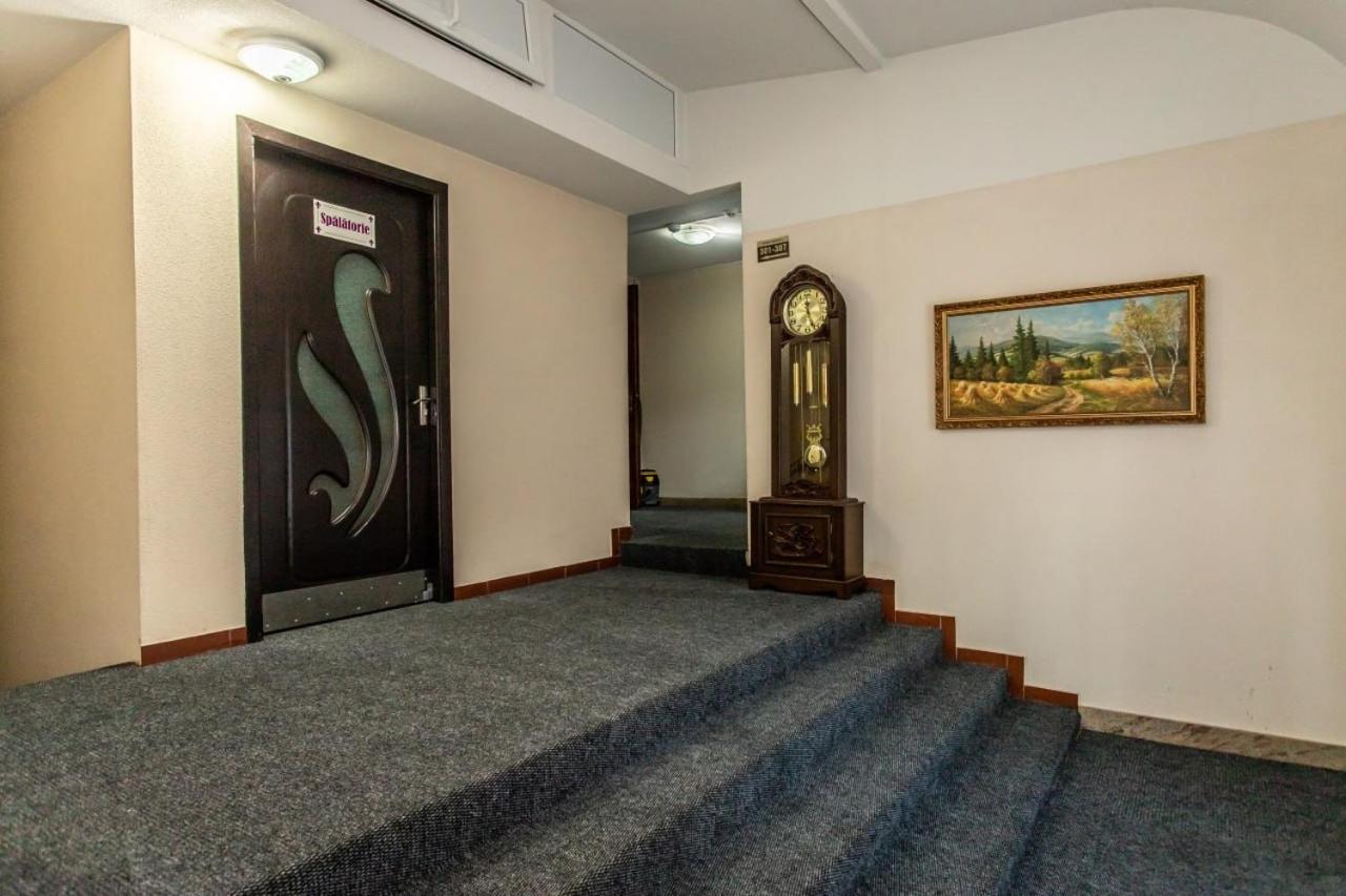 Star Rent Hotel Chisinau Exterior foto