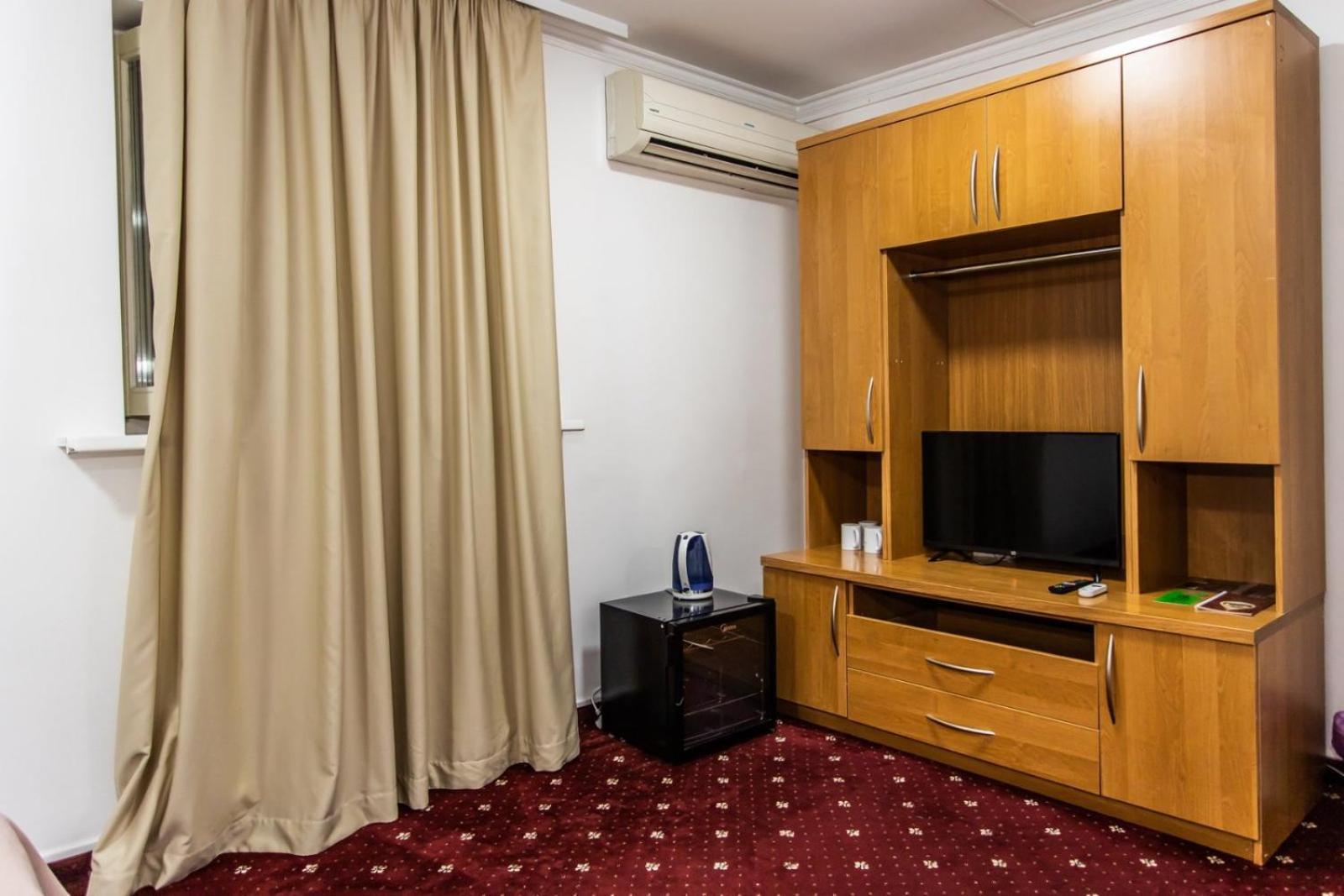 Star Rent Hotel Chisinau Exterior foto