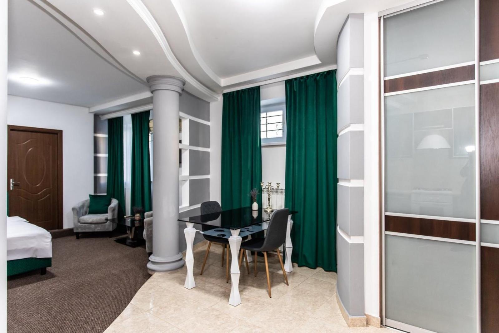 Star Rent Hotel Chisinau Exterior foto